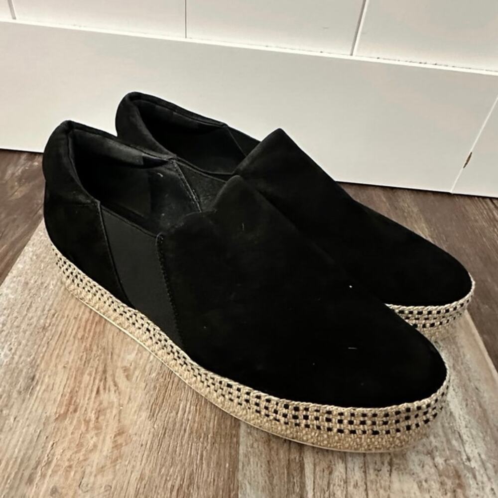 Vince Wilden platform slip-on sneakers featuring black suede women’s size 11 EUC